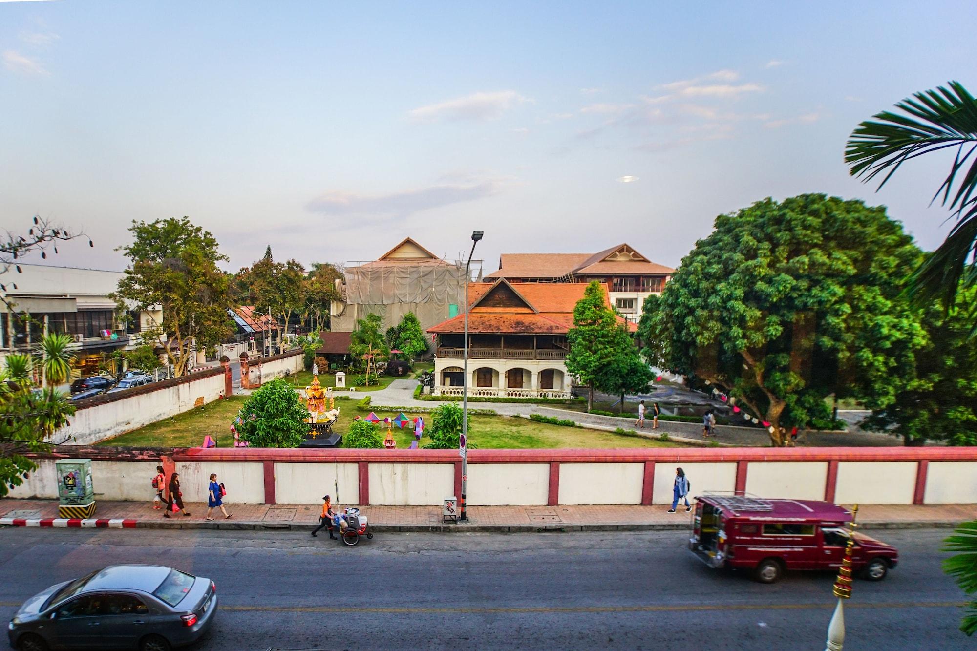 Parasol Inn Chiang Mai Old City Hotel 外观 照片